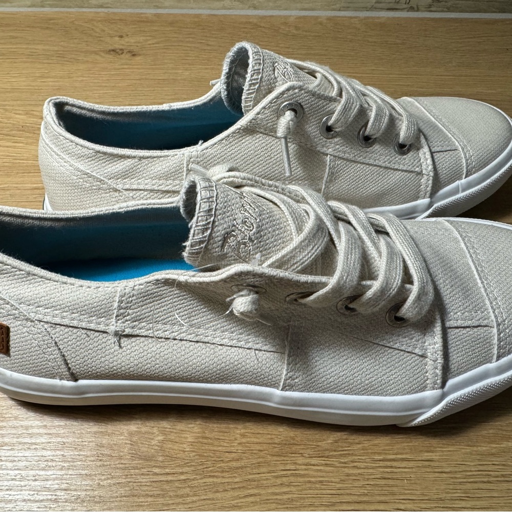 Women's Cream Canvas Sneakers